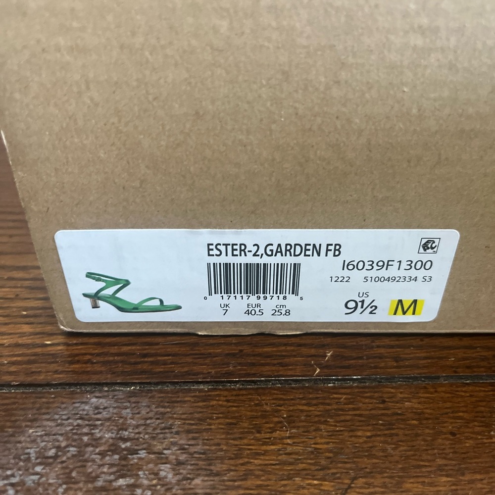 Vince Ester garden green kitten heel sandal NEW 9.5 - Picture 4 of 6